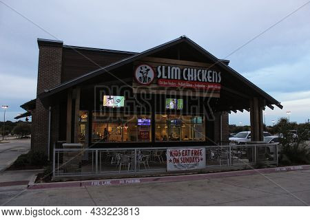 Hurst, Tx - August 23, 2019: Slim Chickens Casual Fast Food Restaurant Located In The Dfw Area