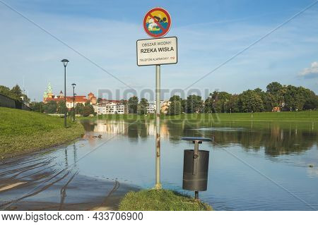 Poland, Krakow, Flooded River Bank, Wawel Castle In The Background, Sunlit, Summer