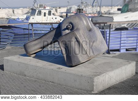 Tel-aviv, Israel - Old Jaffo, Septemder 18, 2021:sculpture By Emanuel Hatzofe - Sculpture By Emanuel