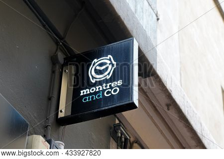Bordeaux , Aquitaine  France - 09 05 2021 : Montres And Co Logo Sign And Brand Text French Boutique 