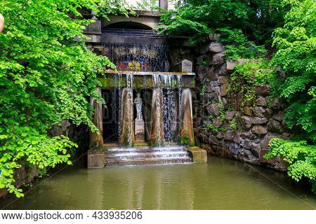 Thetis Grotto With Venus De' Medici Statue In Sofiyivka Park In Uman, Ukraine