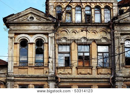 Old abandoned house in Kiev