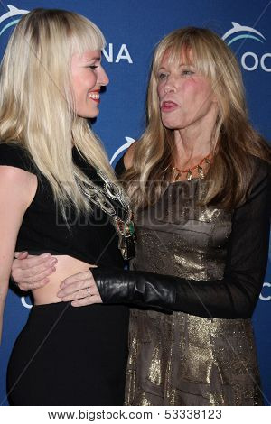 LOS ANGELES - OCT 30:  Natasha Bedingfield, Carly Simon at the Oceana's Partners Awards Gala 2013 at Beverly Wilshire Hotel on October 30, 2013 in Beverly Hills, CA