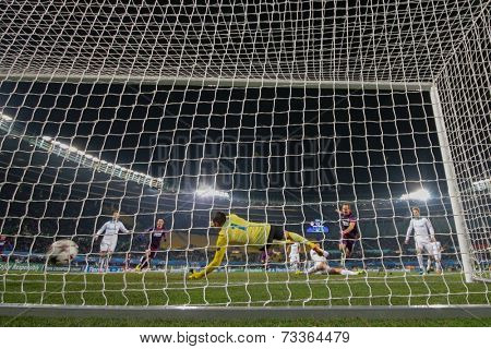 VIENNA, AUSTRIA - DEZEMBER 11 Tomas Jun (#11 Austria) scores a goal at a UEFA Champions League game on Dezember 11, 2013 in Vienna, Austria.