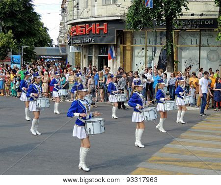 Girl Drummer Band On The Avenue