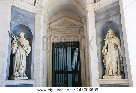 Mafra Palace - Statue Of John Of God And Theresia