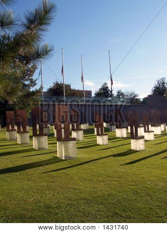 字段的空椅子 @ 俄克拉何马城国家纪念馆
