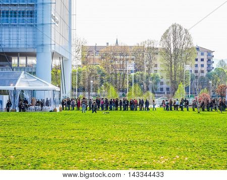 Queue To Visit The Intesa San Paolo Skyscraper In Turin (hdr)