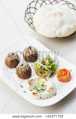 falafel hummus houmus starter snack middle eastern food mezze platter