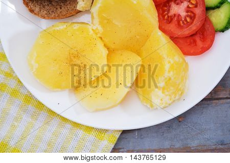 Boiled Potatoes With Fresh Vegetable