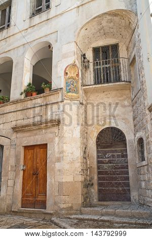 Characteristic alleyway of Molfetta. Puglia. Southern Italy.