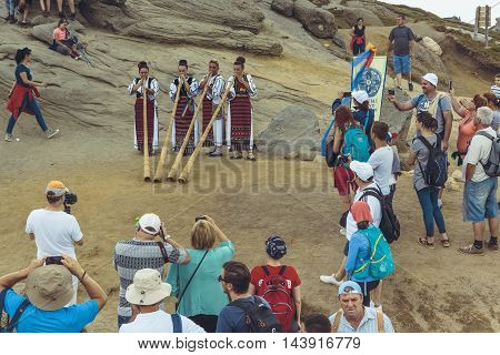 Artistic Performance Near The Sphinx
