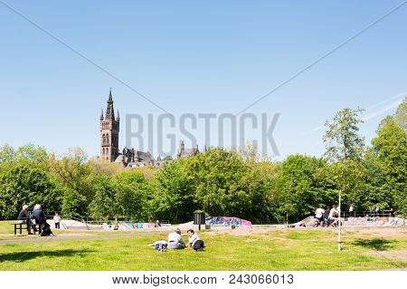Glasgow Scotland Uk: June 10, 2015 - People Enjoying A Warm Sunny Day On The Lawns Of Kelvingrove Pa