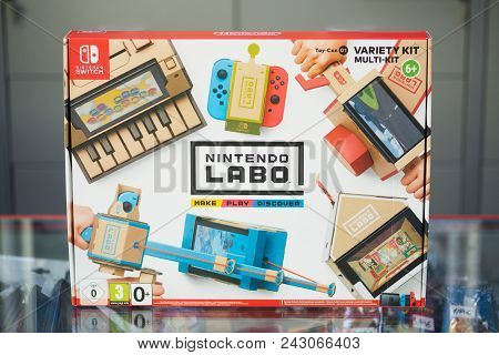 Bratislava, Slovakia, Circa May 2018: Nintendo Labo Videogame On Nintendo Switch Console In Store