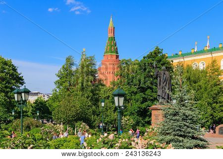 Moscow, Russia - May 27, 2018: Monument To Martyr Hermogenes In Alexandrovsky Garden Against Moscow 