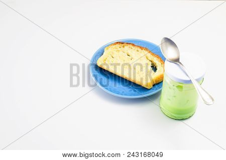 Bread With Pandan Custard In Bottle. Pandan Custard Use For Coating A Bread And Make It Sweeet.