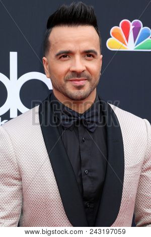 LAS VEGAS - MAY 20:  Luis Fonsi at the 2018 Billboard Music Awards at MGM Grand Garden Arena on May 20, 2018 in Las Vegas, NV