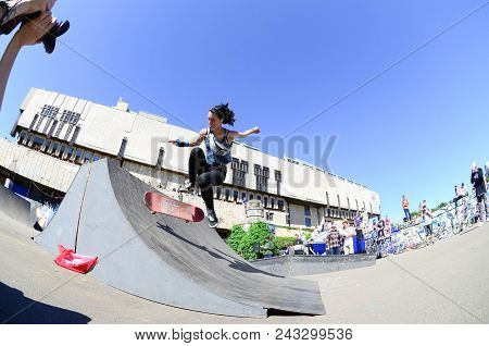 Kharkiv, Ukraine - 27 May, 2018: Skateboarding Contest In Outdoors Skate Park During The Annual Fest