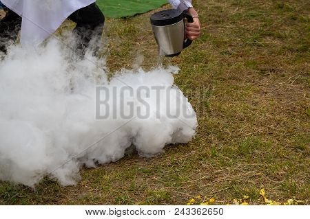 Nitrogen Scientific Experiments And Show, Shows For People