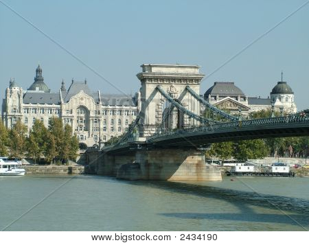 SzéChenyi Chain Bridge