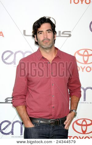 LOS ANGELES - okt 15: Carter Oosterhouse ankommer i 2011 Environmental Media Awards på krigen