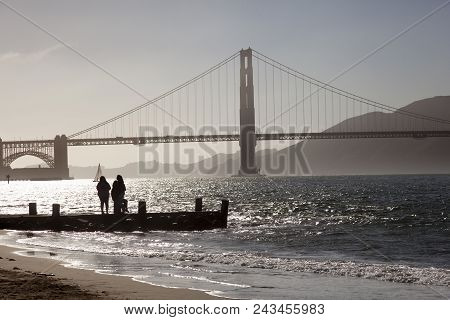 San Franciso-june 22, 2017: Sunset In San Francisco Bay, California On June 22, 2017