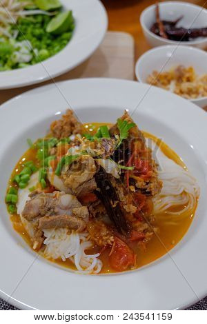 Khanom Jin Nam Ngiao