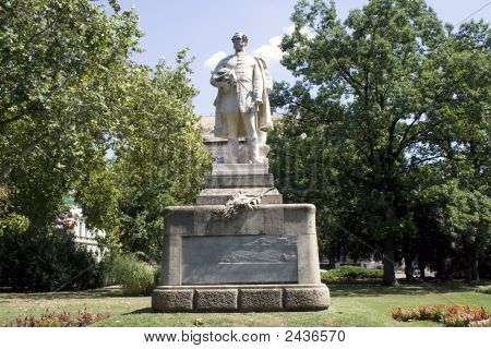 Statua di Kossuth Lajos ungherese combattente per la libertà