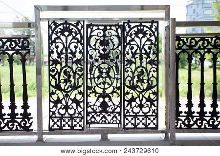 Construction Modern Style Aluminum Rail And Fall Protection
 Tempered Glass