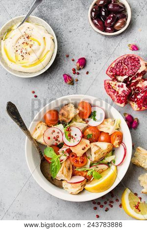 Fattoush Middle Eastern Salad