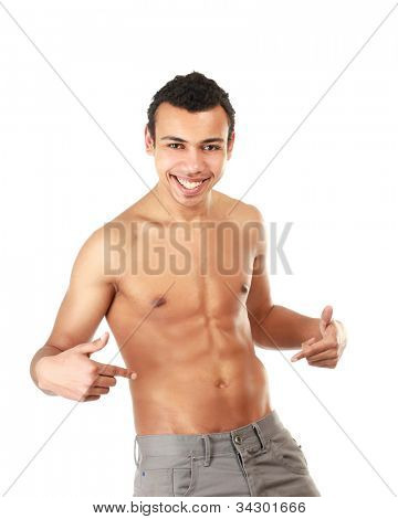 Uomo forte, con un corpo helathy isolato su bianco