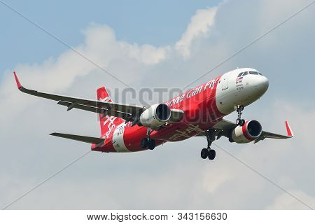 Bangkok, Thailand - Apr 21, 2018. 9m-ajg Airasia Airbus A320 Landing At Suvarnabhumi Airport (bkk). 