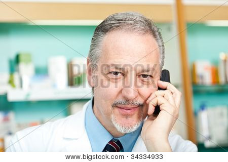 Farmaceuta na telefon