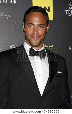 LOS ANGELES - giu 23: Schuyler Yancy arriva al 2012 Daytime Emmy Awards presso il Beverly Hilton Hote