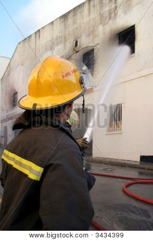 Pompiers lutte contre incendie