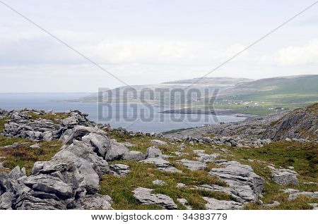 Burren poblíž Derreen, západní Irsko