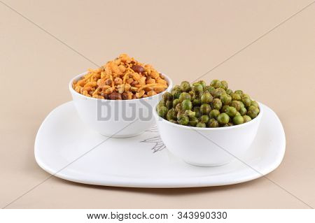 Indian Snacks : Mixture And Spiced Fried Green Peas