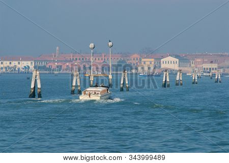 Vinice, Italy - February 27, 2007: People Enjoy Boat Trip In Venice, Italy.