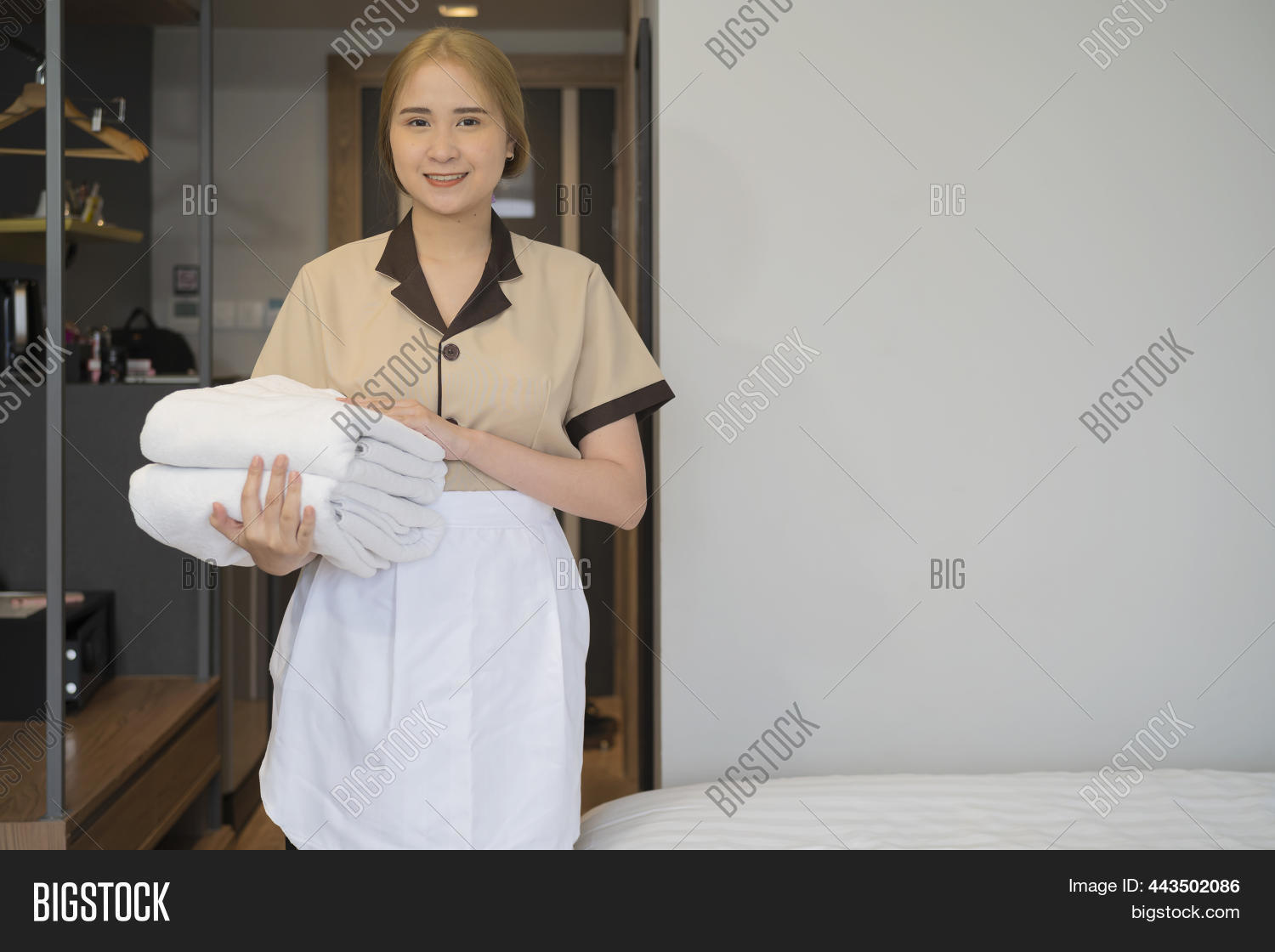 Change Towels Hotel Image & Photo (Free Trial) Bigstock