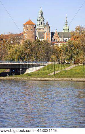 Krakow, Poland - October 25, 2021 :  Wawel Royal Castle, View From The Side Of The Wisla River On An