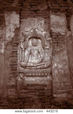 Buddha rytiny na zdi