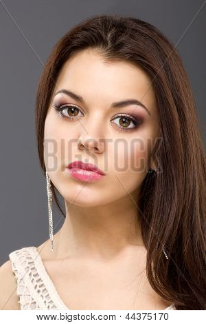 Smuk kvinde med aften Make-up