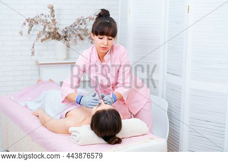 Micro-sensory Electric Microcurrent Procedure Bio Ems For Electrode Stimulation Of Face And Body Wit