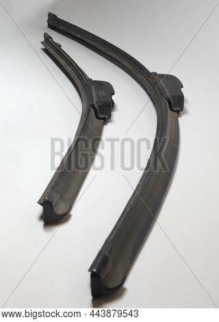 Frameless (beam) Wiper Blades Pare, With Multi Adapter, Rubber, Black, Worn, On White Background, Wi