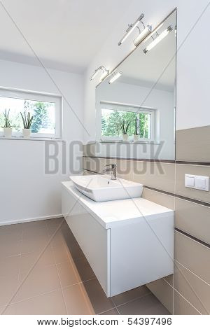 Bright Space - Washbasin Area