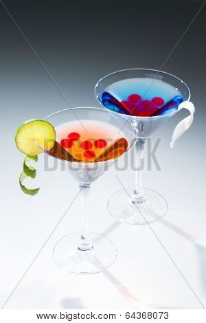 Molecular mixology - Cocktail with juice sphere
