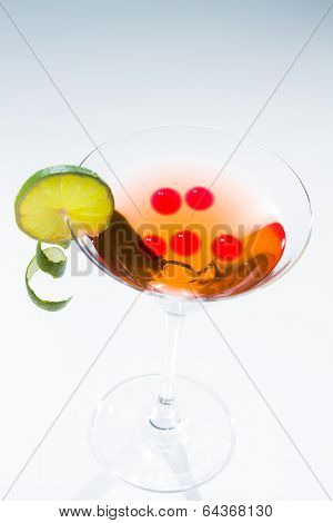 Molecular mixology - Cocktail with juice sphere