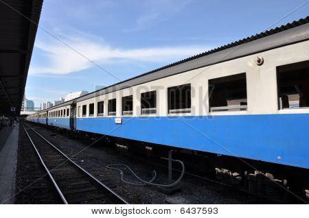 Carrello treno lungo giorno