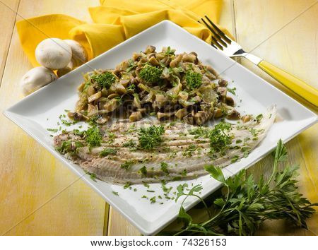 sole fish with sauteeed mushroom