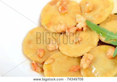 House ravioli the filled fillets dorado with sauce from shrimps